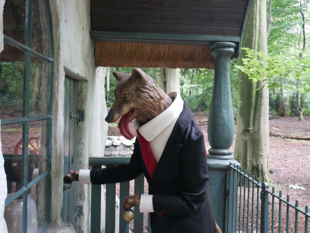 Big bad wolf knocking at the door - Exploring the Fairytale Forest at Efteling