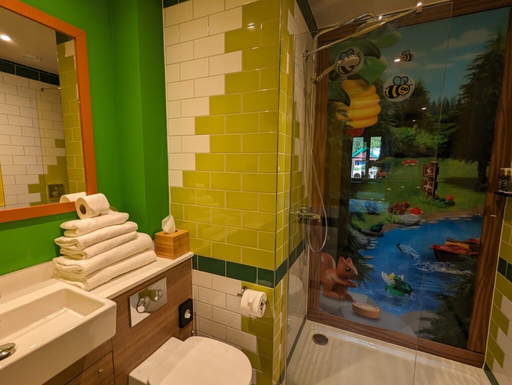 legoland woodland lodges shower room