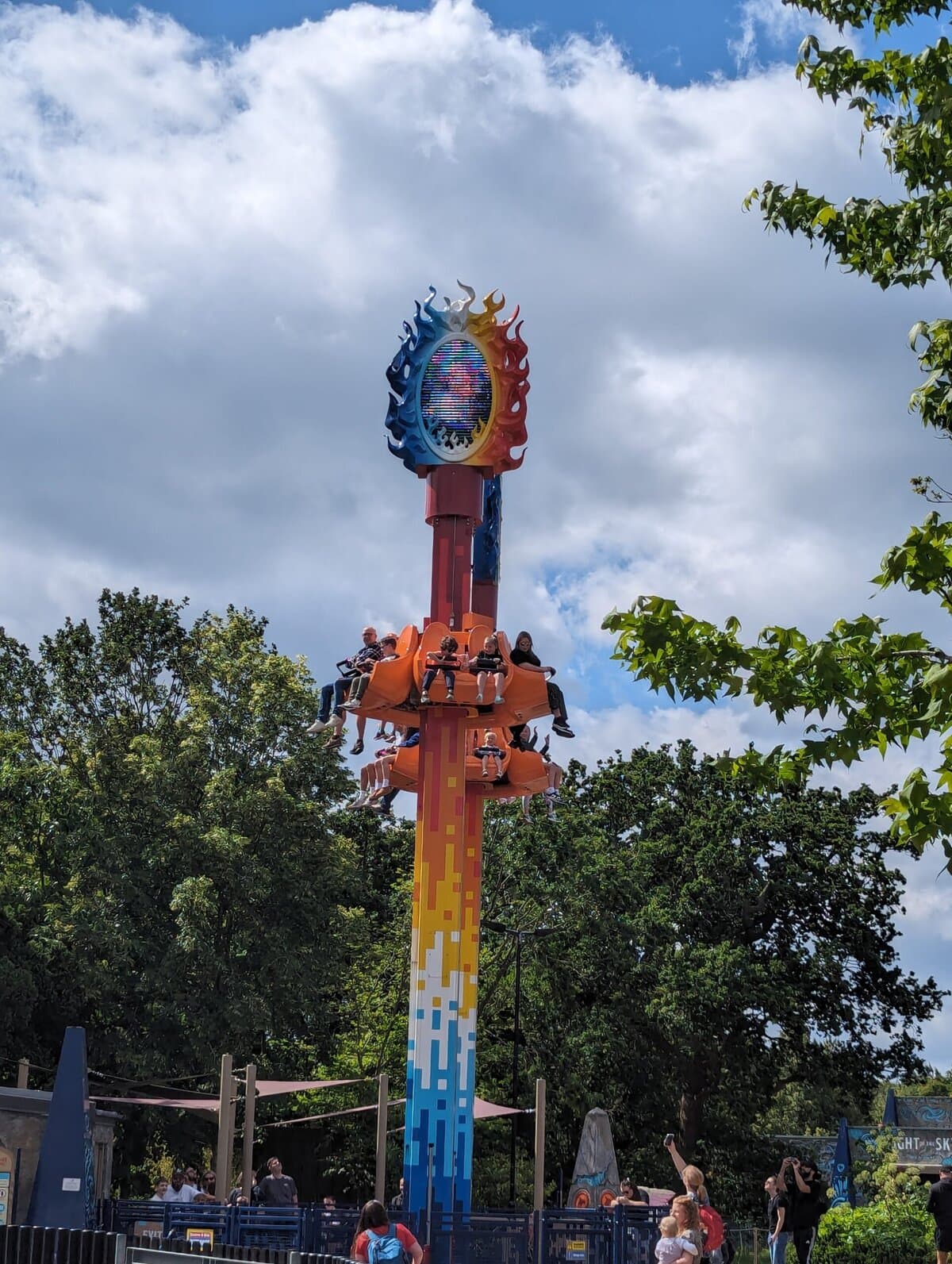 Fire and Ice Freefall LEGOLAND Windsor ride