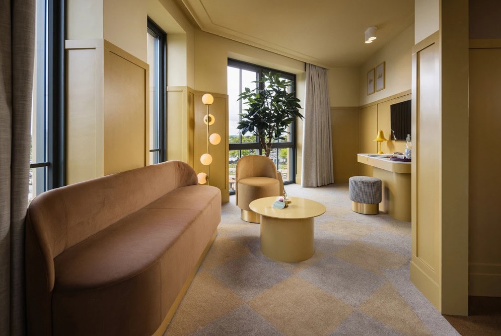 The lounge area in the excellence tower suite at Grand Hotel Efteling