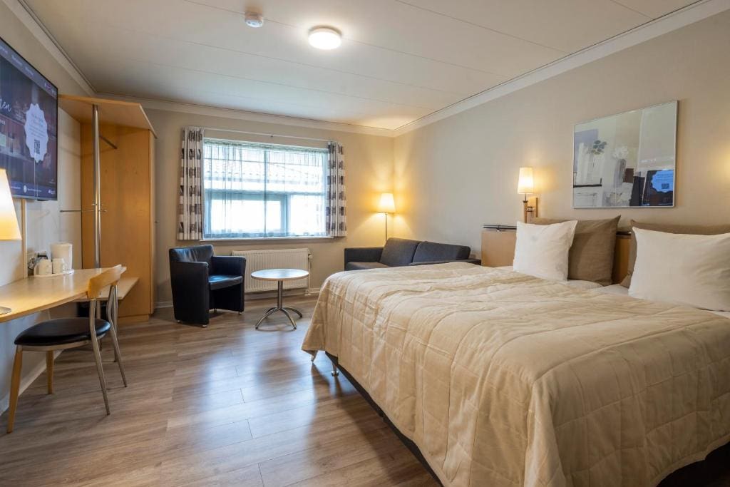 Bedroom at Hotel Svanen Billund